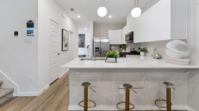 5924 Manning Oaks Street, Houston, TX 77091