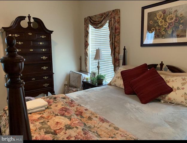 48 SUNSET LN, Columbus, NJ 08022