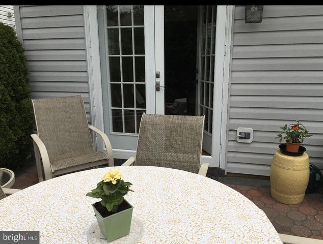 48 SUNSET LN, Columbus, NJ 08022