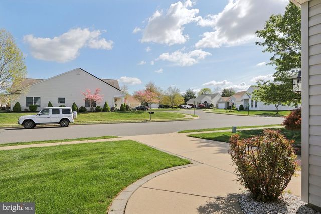 48 SUNSET LN, Columbus, NJ 08022