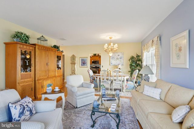 48 SUNSET LN, Columbus, NJ 08022