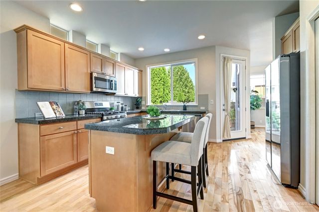 6659 191st Place NE, Redmond, WA 98052
