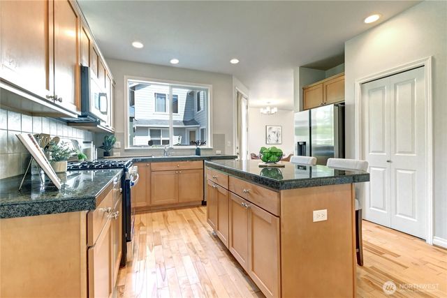 6659 191st Place NE, Redmond, WA 98052