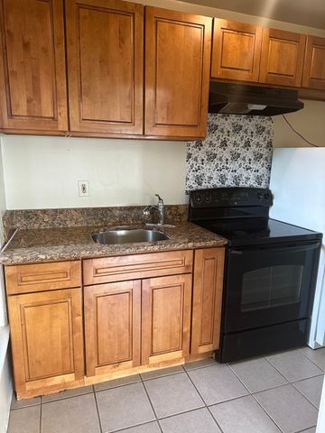100 Washington Street 27, Quincy, MA 02169