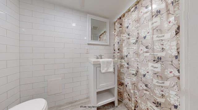 9415 Farragut Road, New York City, NY 11236