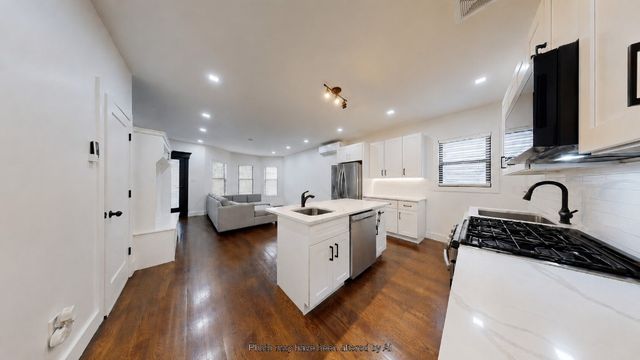 9415 Farragut Road, New York City, NY 11236
