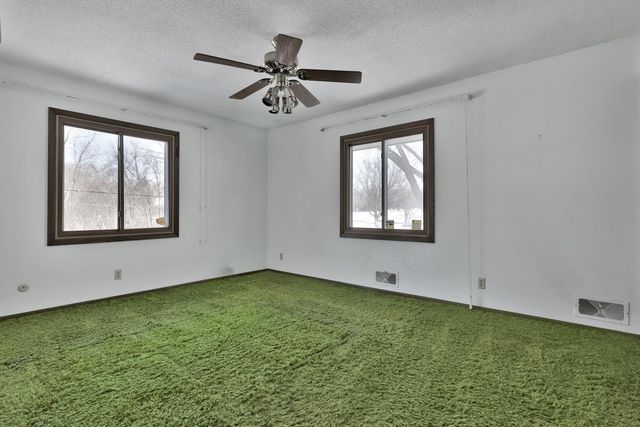 738 County Road B E, Maplewood, MN 55117