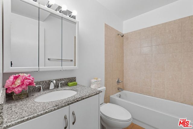 18350 Hatteras Street 253, Tarzana, CA 91356