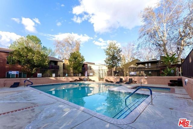 18350 Hatteras Street 253, Tarzana, CA 91356