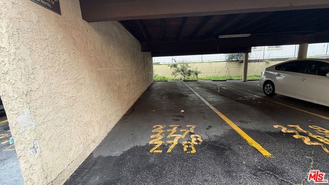 18350 Hatteras Street 253, Tarzana, CA 91356