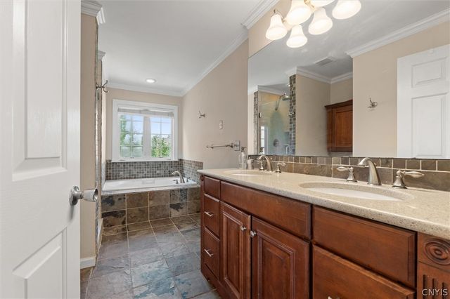 8605 Lydia Lane, Cicero, NY 13039