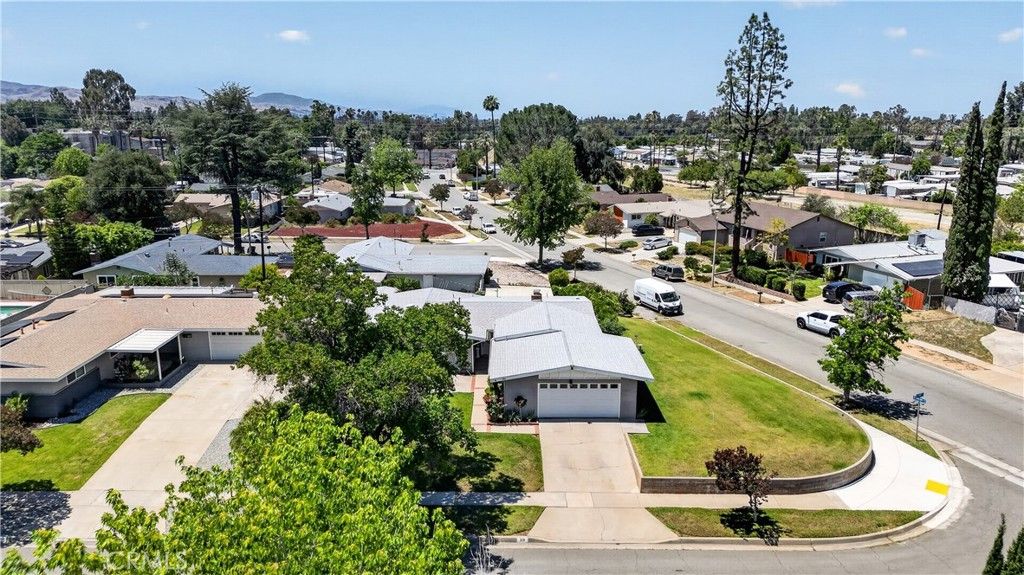Image 2 of property listing at 331 Lido Street, Redlands, CA 92374