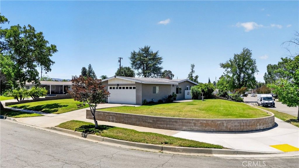 Image 4 of property listing at 331 Lido Street, Redlands, CA 92374