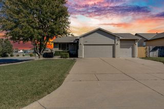 1933 E Sunset Ct, Goddard, KS 67052