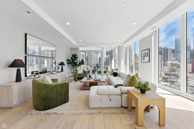 146 W Erie Street 1401, Chicago, IL 60654