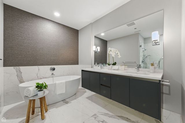 146 W Erie Street 1401, Chicago, IL 60654