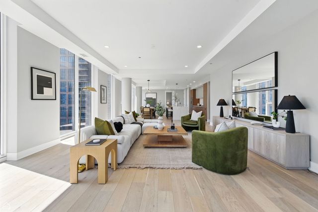 146 W Erie Street 1401, Chicago, IL 60654