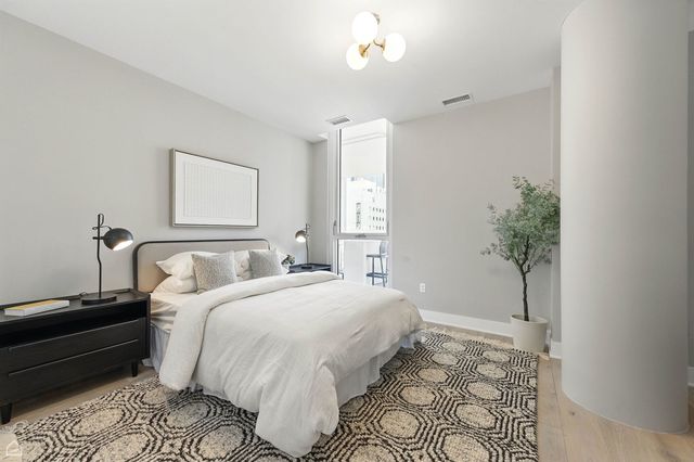 146 W Erie Street 1401, Chicago, IL 60654