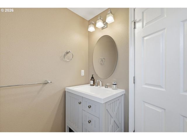 11010 Ne 8TH Ave, Vancouver, WA 98685