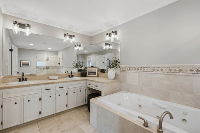 105 Tallstar DR, Lakeway, TX 78734