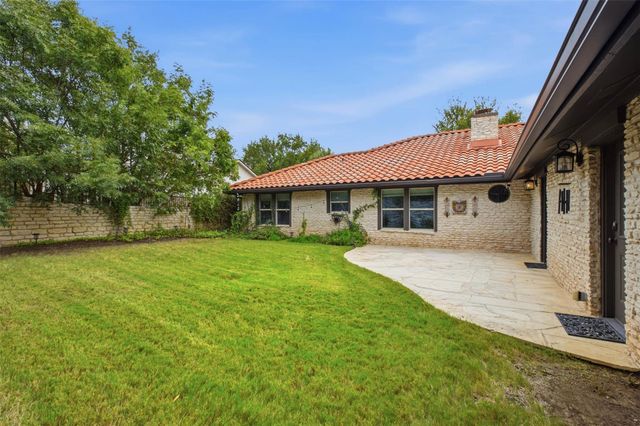 105 Tallstar DR, Lakeway, TX 78734