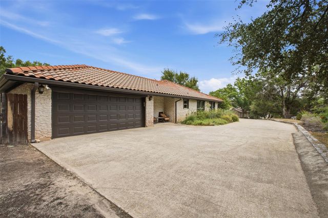105 Tallstar DR, Lakeway, TX 78734