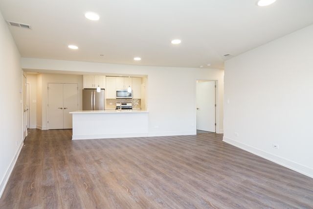 1212 Vine Place 2A, Park Ridge, IL 60068
