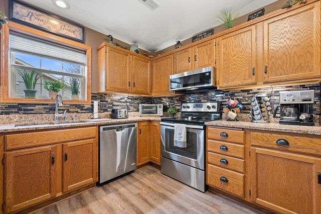 1624 Garden LANE, West Bend, WI 53095