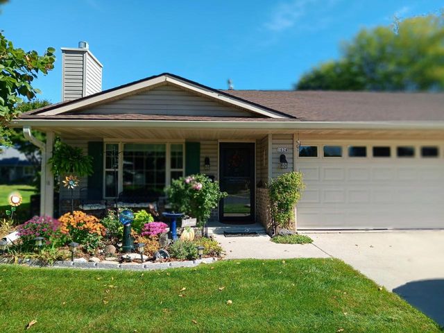 1624 Garden LANE, West Bend, WI 53095