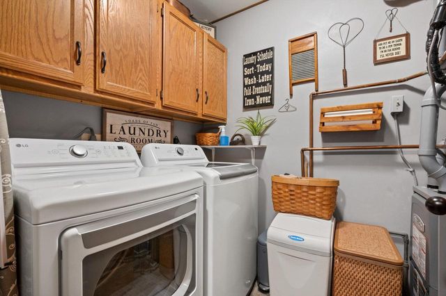 1624 Garden LANE, West Bend, WI 53095