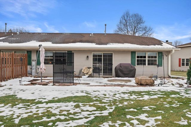 1624 Garden LANE, West Bend, WI 53095