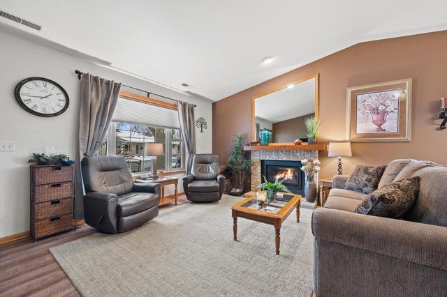 1624 Garden LANE, West Bend, WI 53095