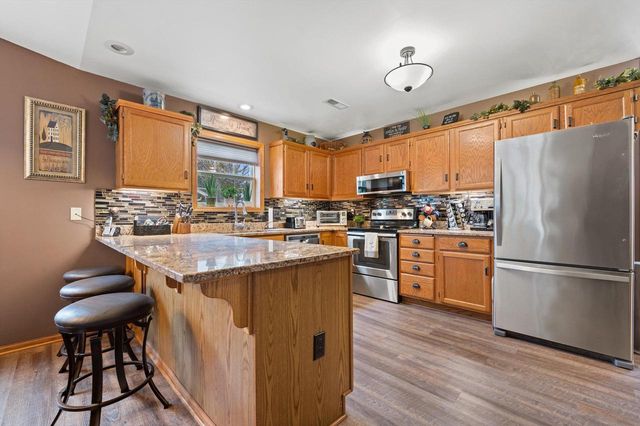 1624 Garden LANE, West Bend, WI 53095