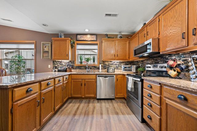 1624 Garden LANE, West Bend, WI 53095