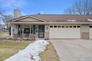 1624 Garden LANE, West Bend, WI 53095