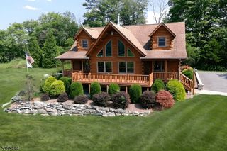 4 Garrett Dr, Hampton Twp., NJ 07860