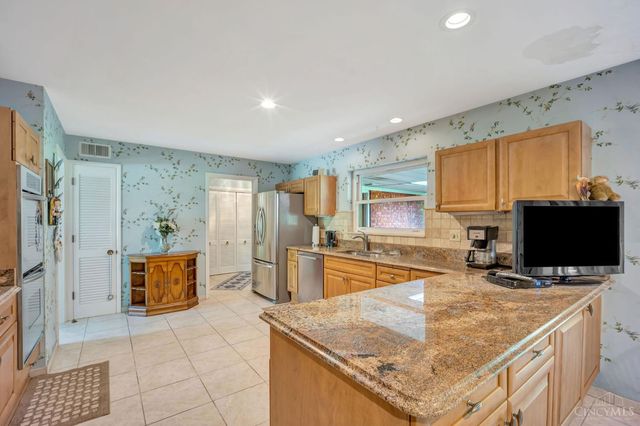 3345 Longmeadow Lane, Amberley, OH 45236