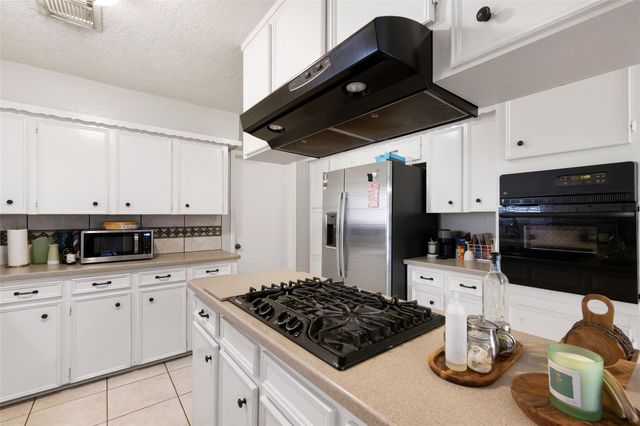 4205 Lariat Drive, Baytown, TX 77521