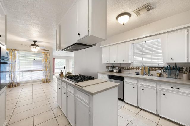 4205 Lariat Drive, Baytown, TX 77521