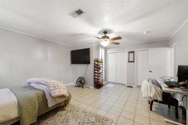 4205 Lariat Drive, Baytown, TX 77521