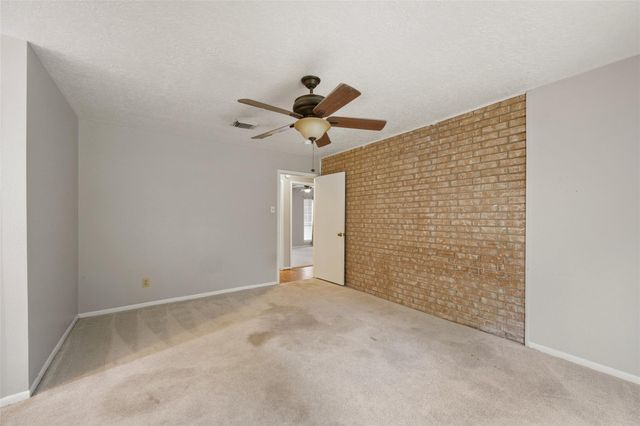 4205 Lariat Drive, Baytown, TX 77521