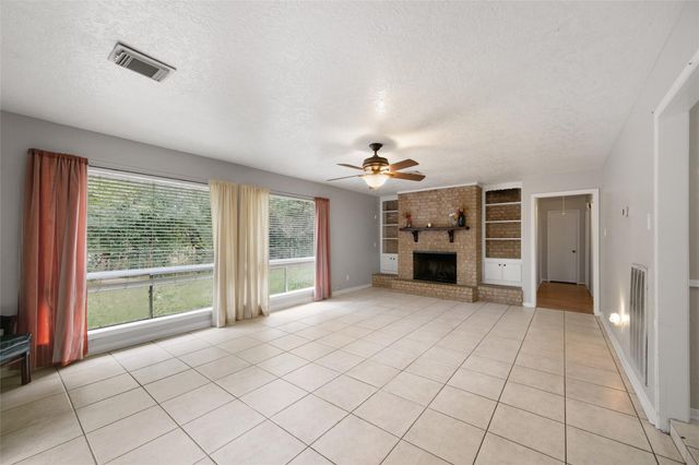 4205 Lariat Drive, Baytown, TX 77521