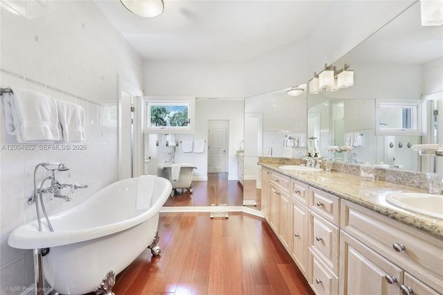 2449 S Bayshore Dr, Miami, FL 33133