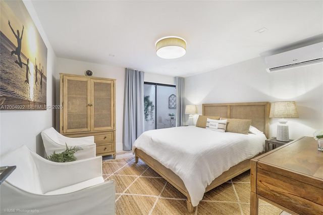 2449 S Bayshore Dr, Miami, FL 33133