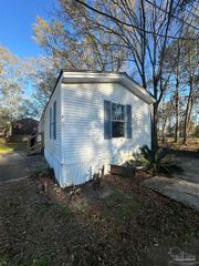 2866 Pine Forest Rd 3, Cantonment, FL 32533