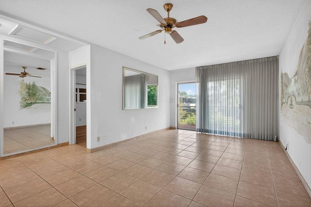 2131 NE 42nd Court 212e, Lighthouse Point, FL 33064