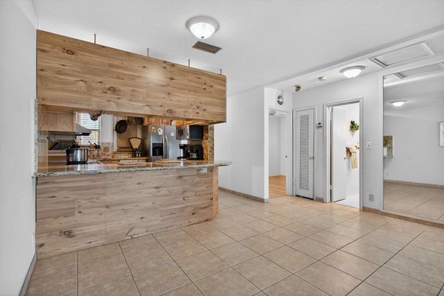 2131 NE 42nd Court 212e, Lighthouse Point, FL 33064