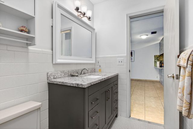 2131 NE 42nd Court 212e, Lighthouse Point, FL 33064