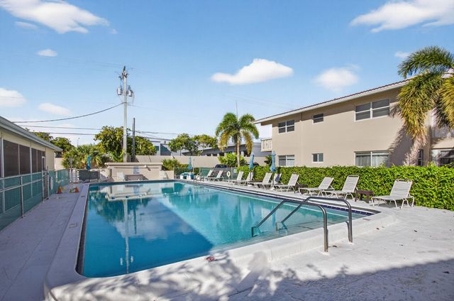 2131 NE 42nd Court 212e, Lighthouse Point, FL 33064