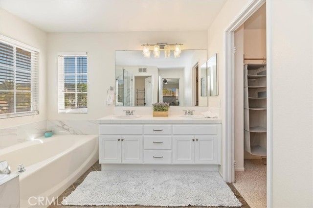 24320 Calle Estancia, Murrieta, CA 92562